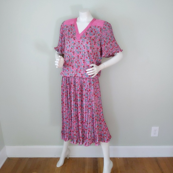 Diane Freis Dresses & Skirts - Diane Freis Liberty Floral Print Drop Waist Dress